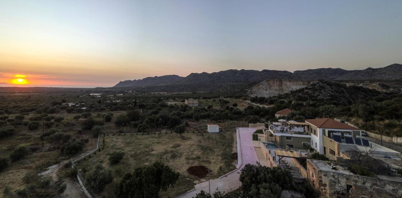 Youth Of Dope Supreme Hostel Khordhakion Bagian luar foto