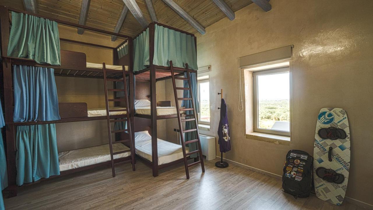 Youth Of Dope Supreme Hostel Khordhakion Bagian luar foto